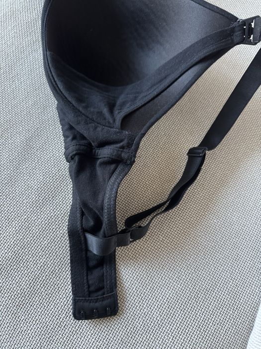 Сутиен за кърмене 80D на H&M 2 броя