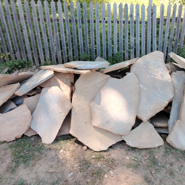 Vând piatră naturală