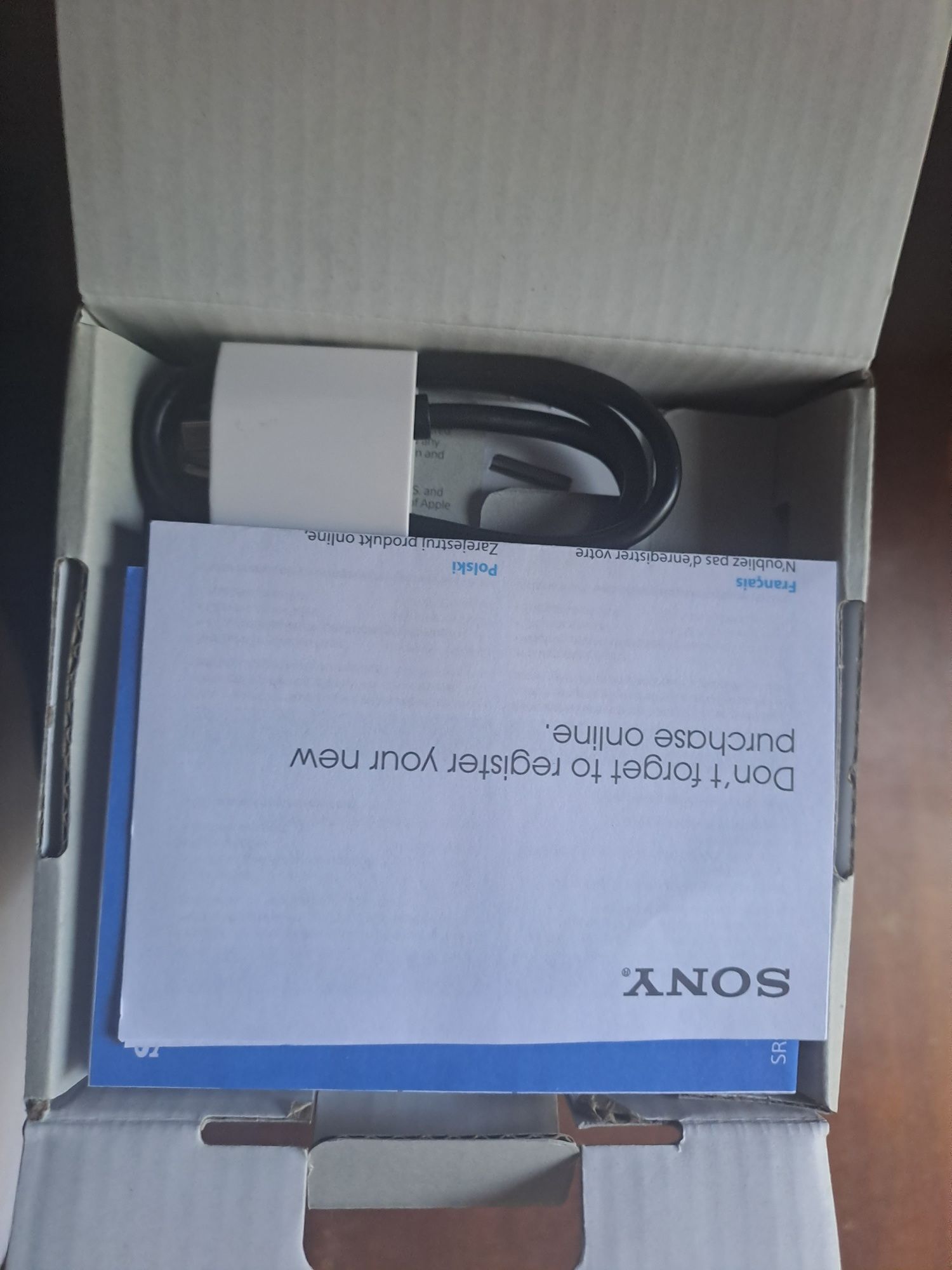 Vând boxa Sony Bluetooth noua