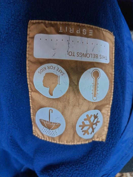 Куртка на девочку 6-7 лет на рост 116-122см