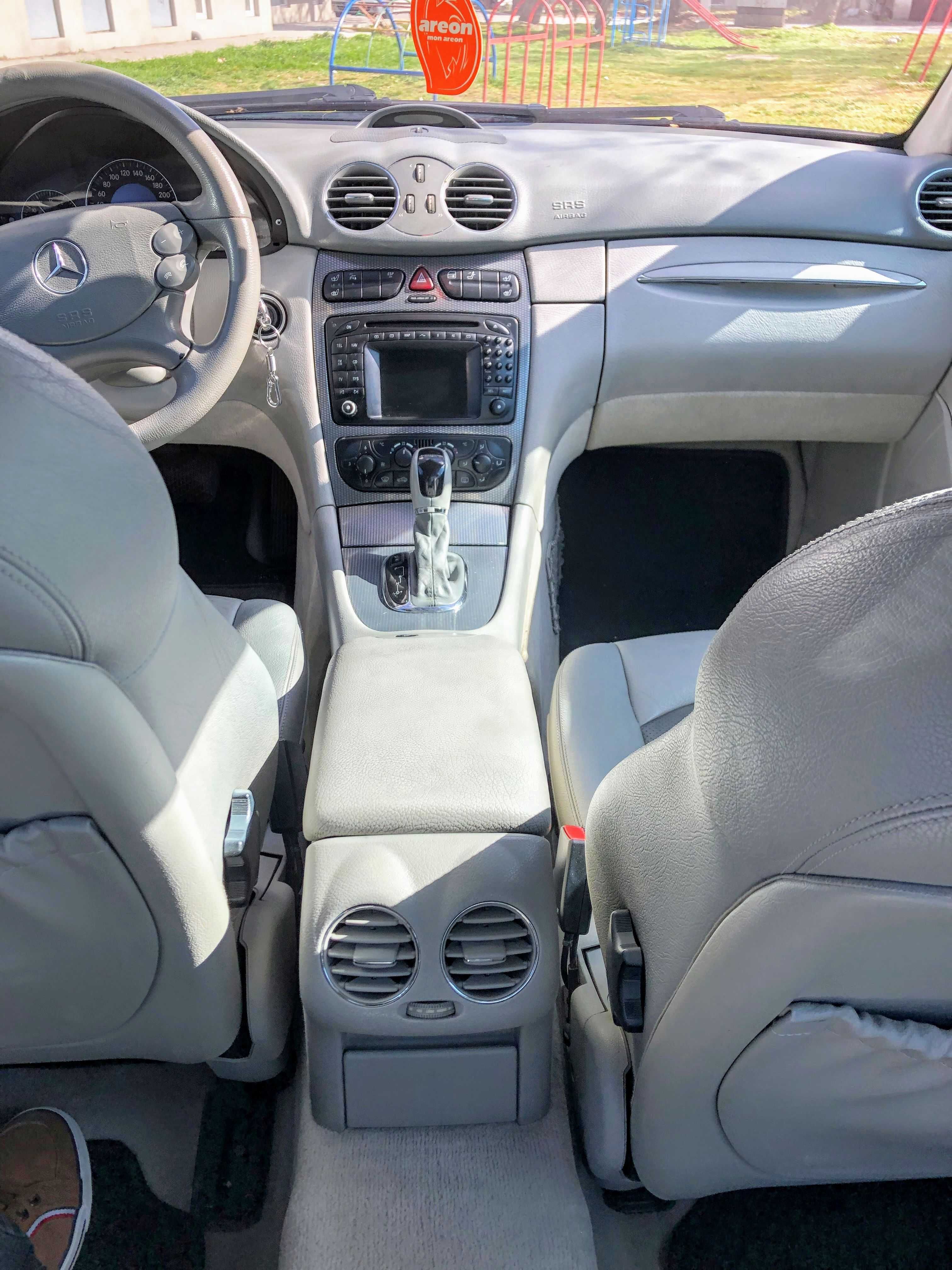 Продавам Мерцедес CLK270 CDI.