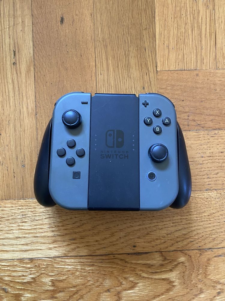Nintendo Switch с 4 джойкона + 4 игри