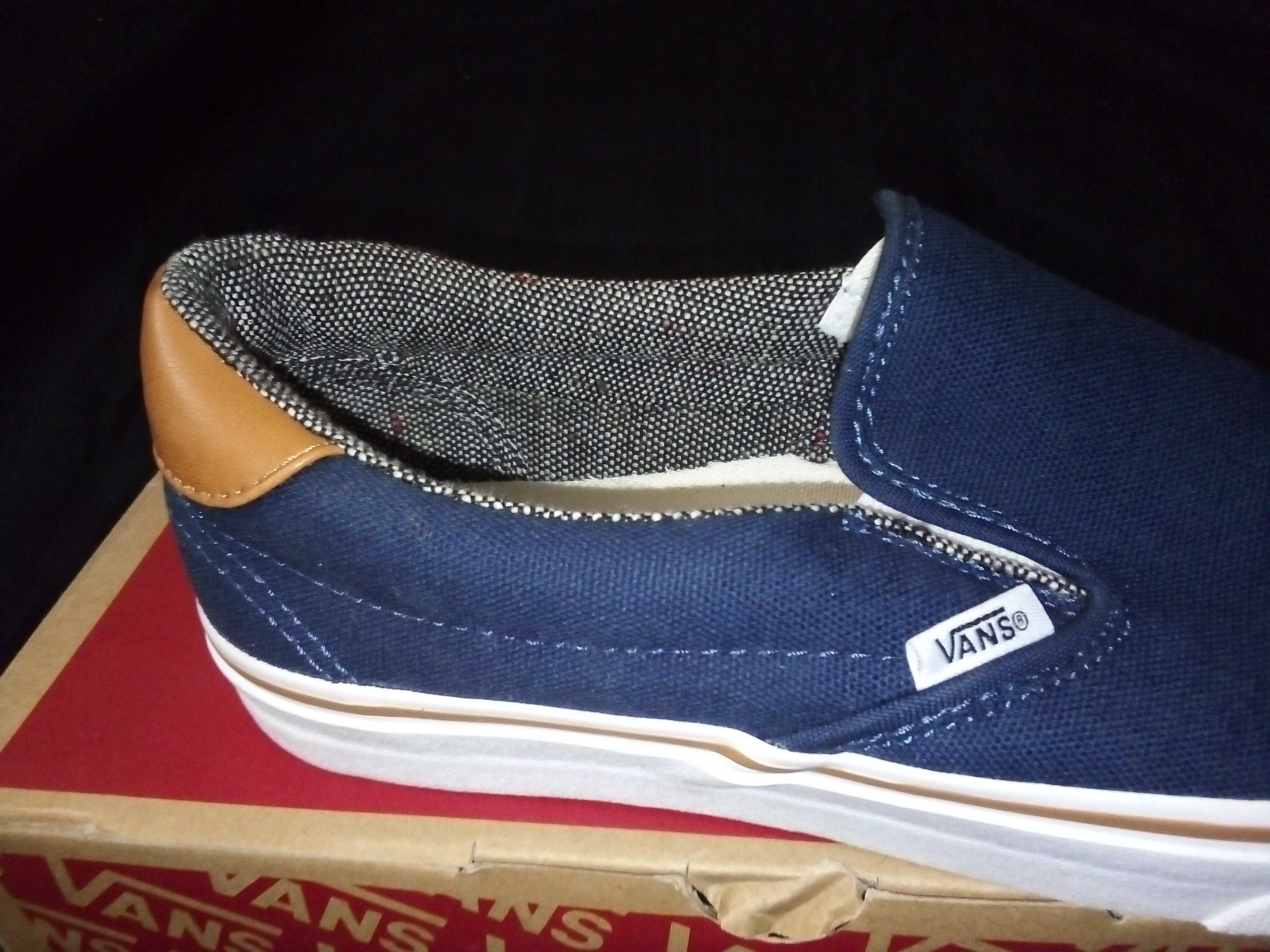 Кецове VANS classic SLIP ON размер 42/9/270