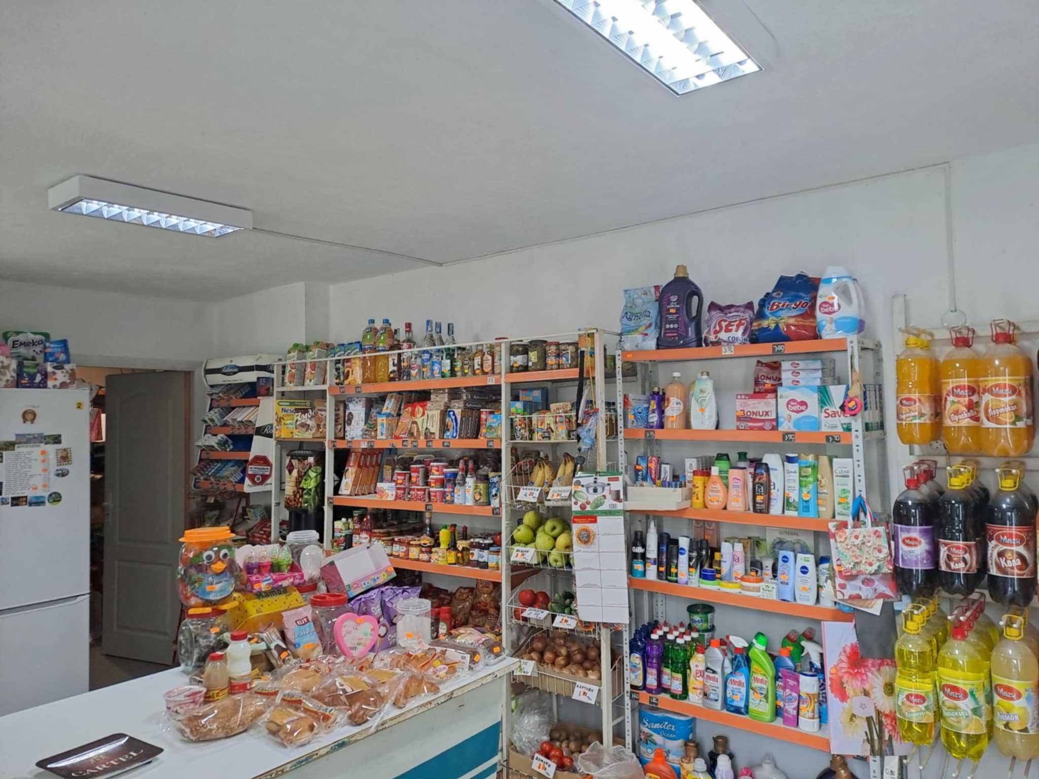 Продавам имот в центъра на с. Лозенец обл. Ямбол,