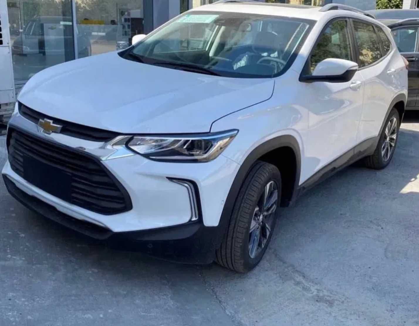 Tracker Premier Plus 2025г! Белый Масло! Чистая!