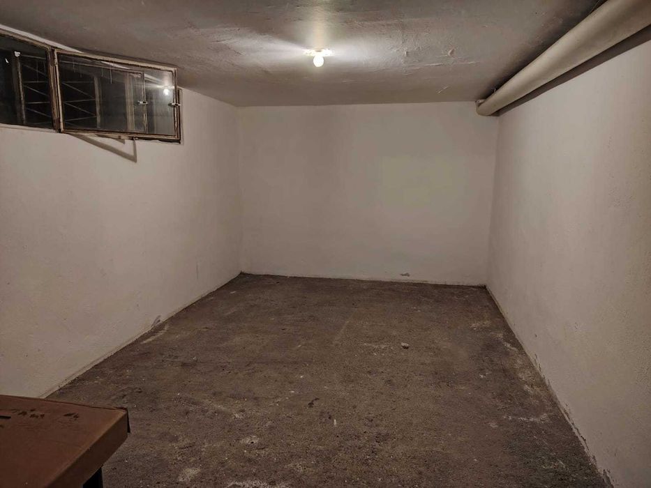 Garaj de închiriat – 64 mp, împărțit în 3 încăperi Aviatie Herastrau