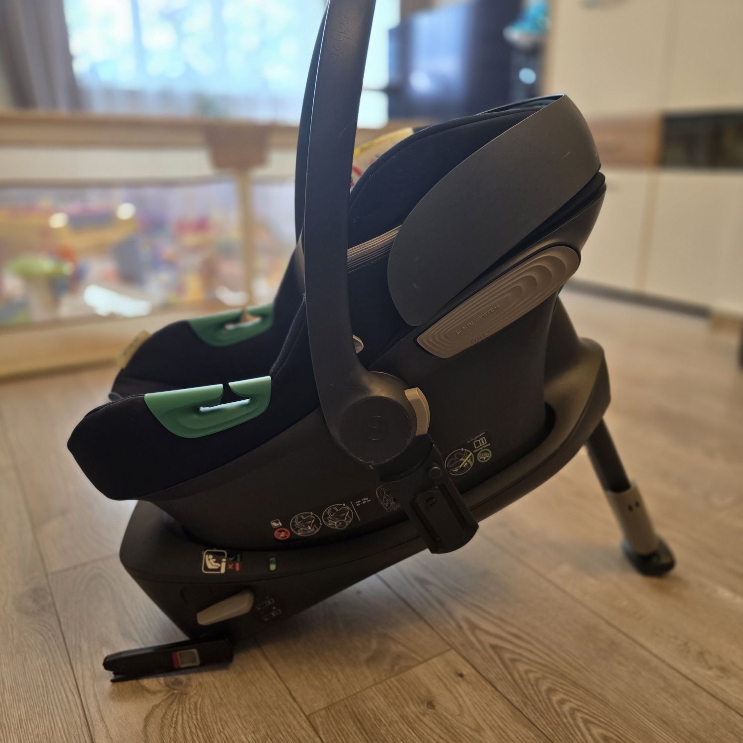 Продавам кош/столче за кола Cybex Aton S2