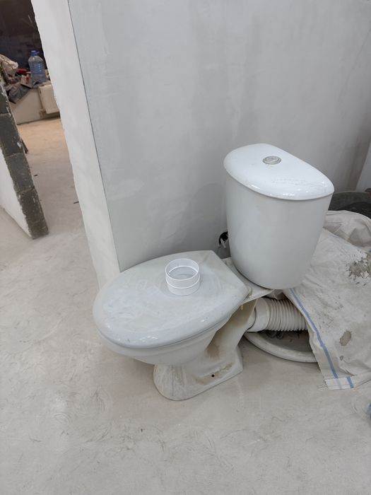 Продам унитаз и раковину в хорошем состоянии