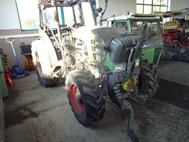 Dezmembrez Tractor Fendt 210