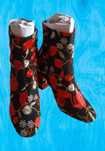Botine cu toc gros si broderie florala