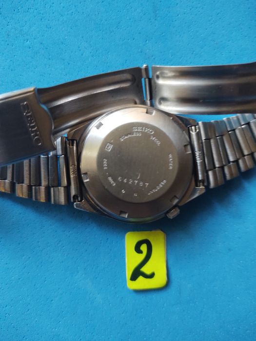 Часовници Seiko guartz и Seiko-5 модел от 1970 година