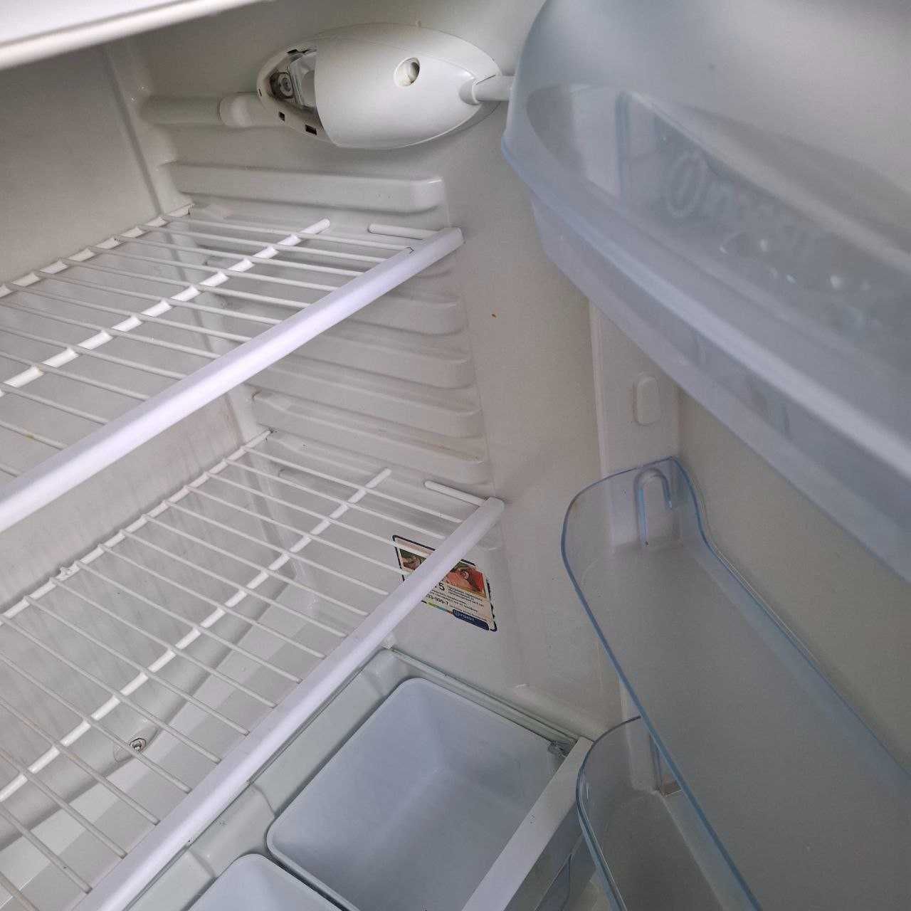 Indesit Холодильник