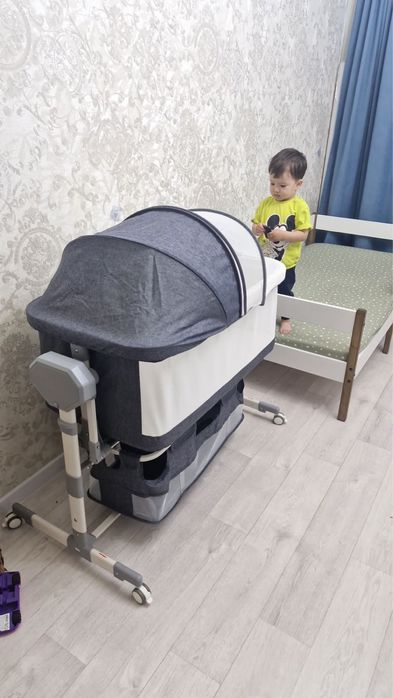 Продам кроватку-манеж