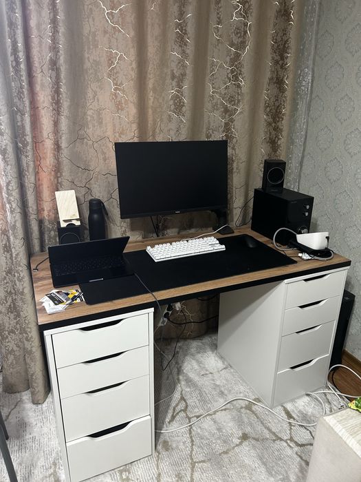 Стол компьютерный