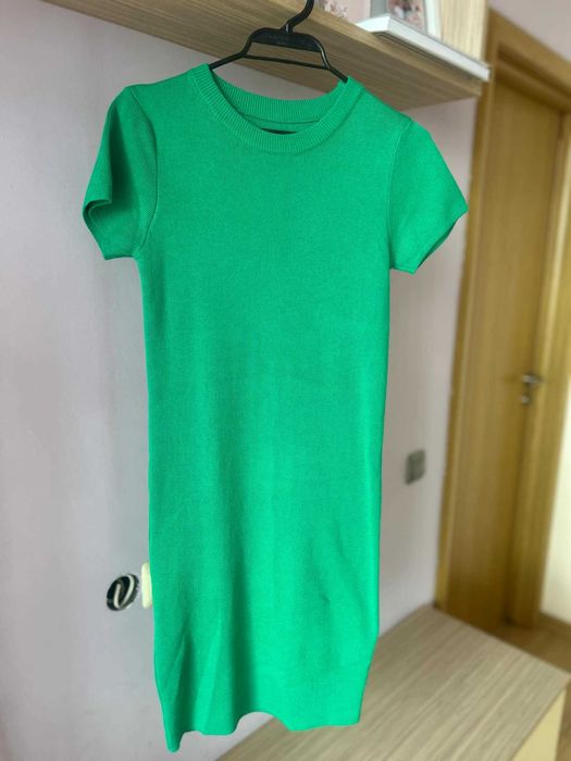 Елегантна рокля от трико