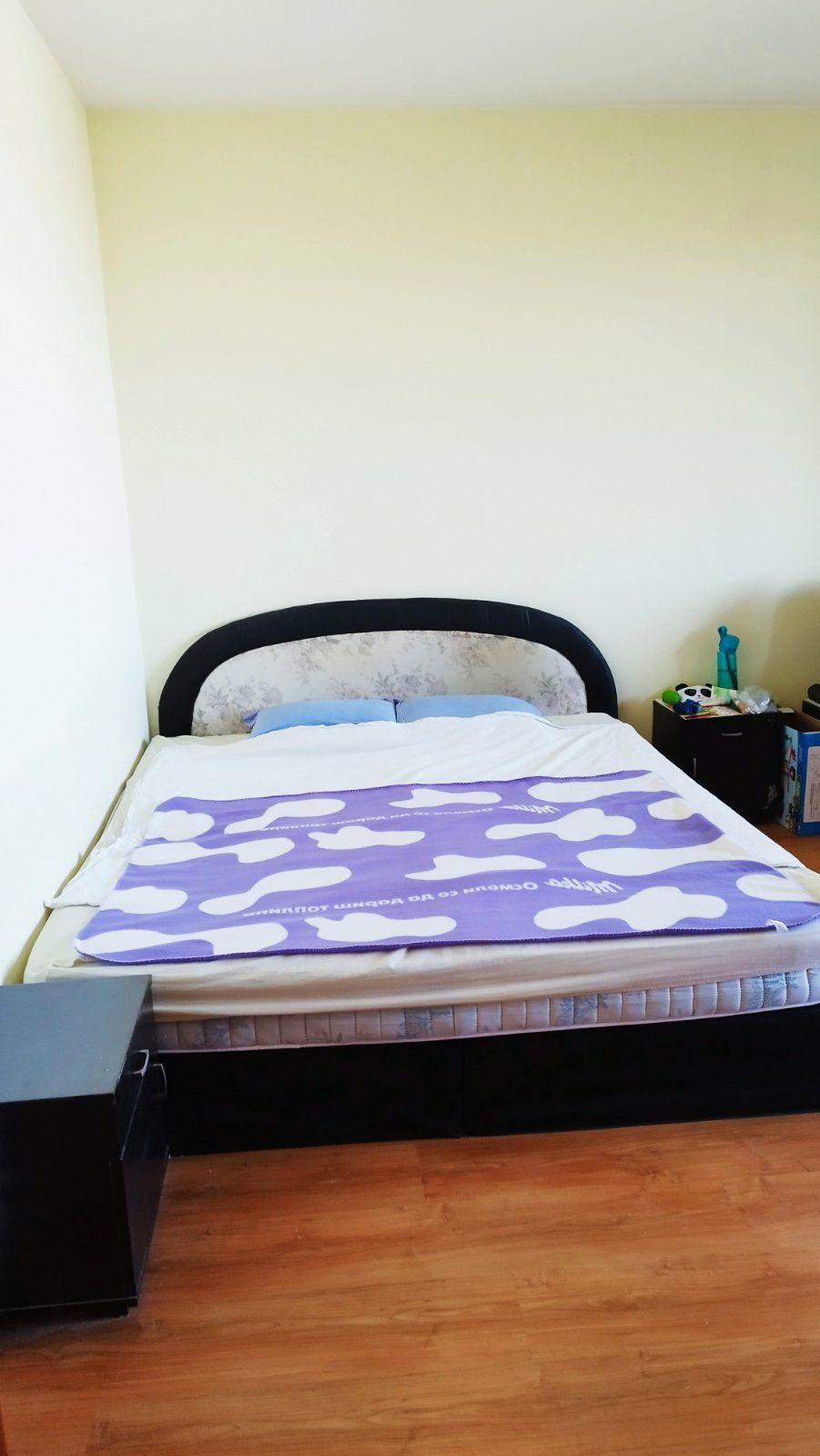 легло с включени консумативи в Студентски град за момиче