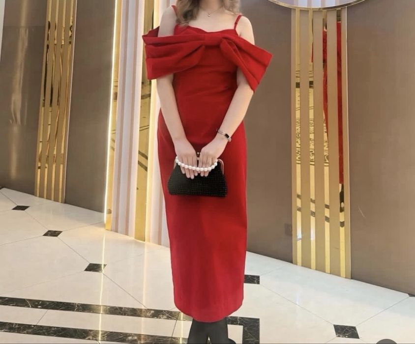 Красное платье,42-44 размер