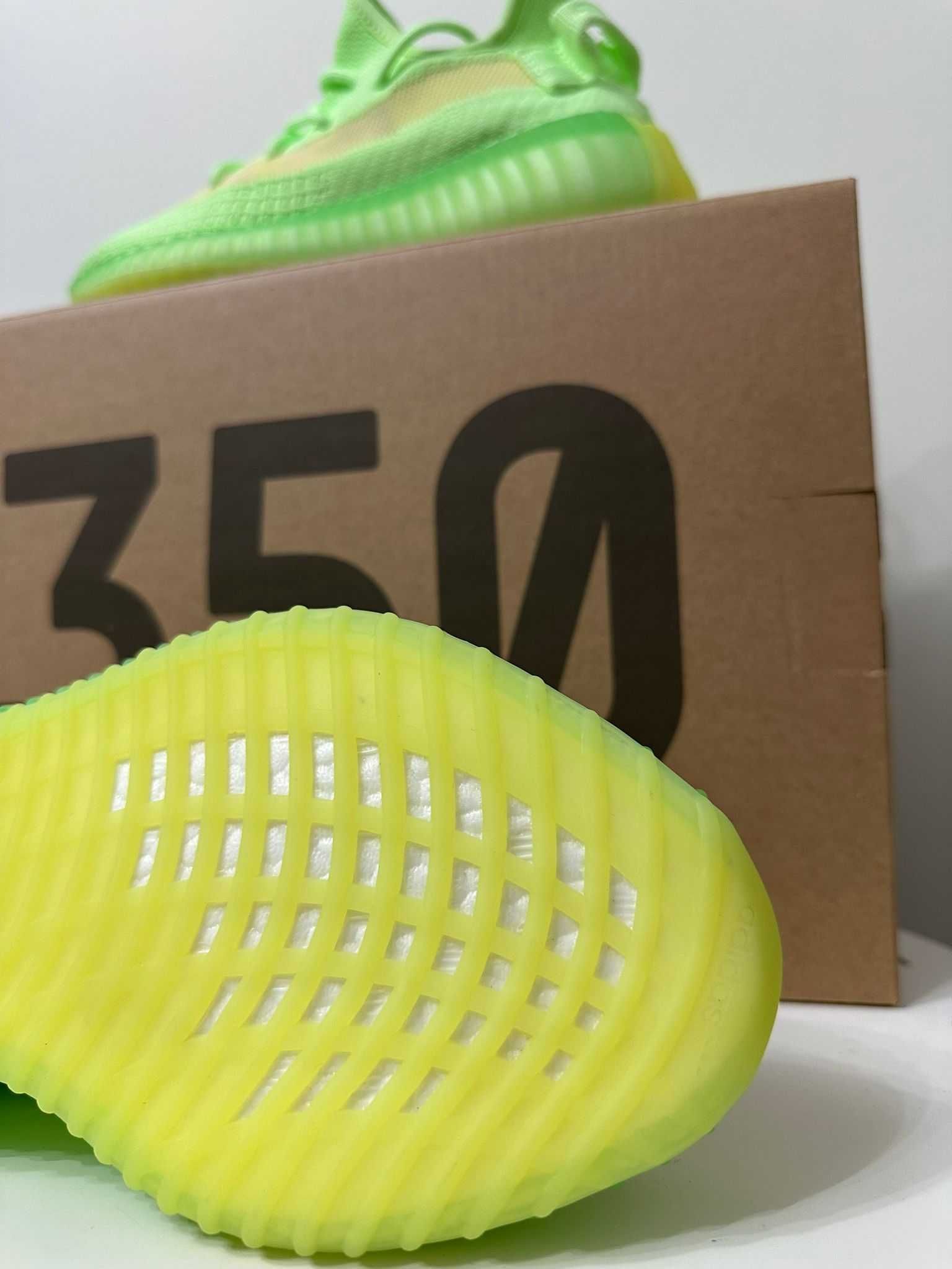 Yeezy Boost 350 V2 - Verde Neon
