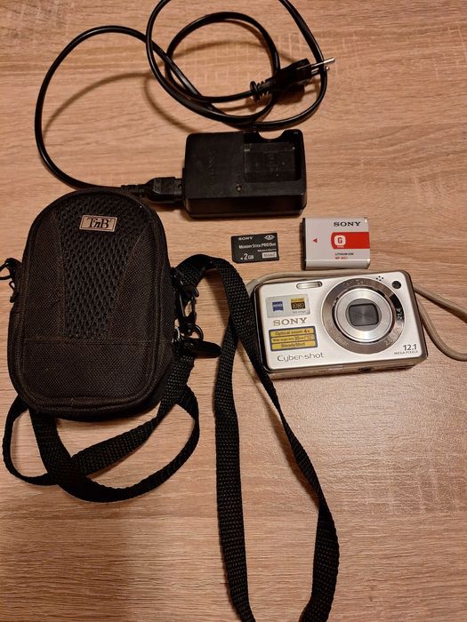 Aparat foto Cyber-shot DSC - W210 + geanta-husa