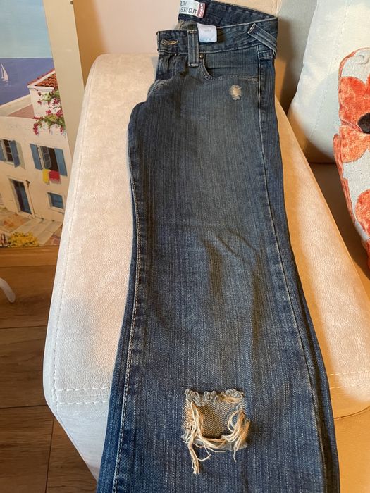 Различни марки и размери дънки, чисто нови без един,цени в иписанието