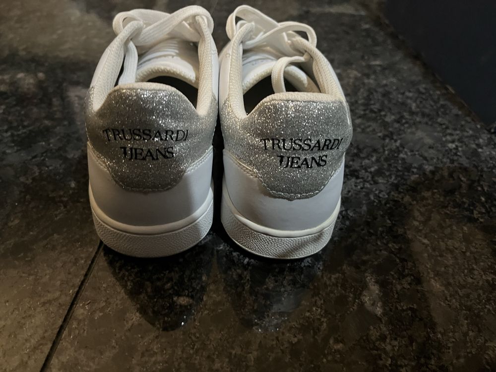 Кецове  Trussardi