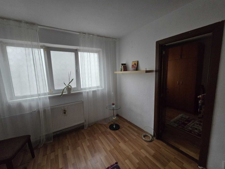 Vând apartamet 2 camere, parter, Ploiești – mobilat complet, 46.000 €