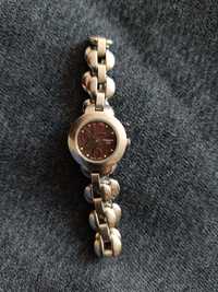 Стилен дамски часовник Tissot Grain De Folie Women's Watch T01.1.185.6