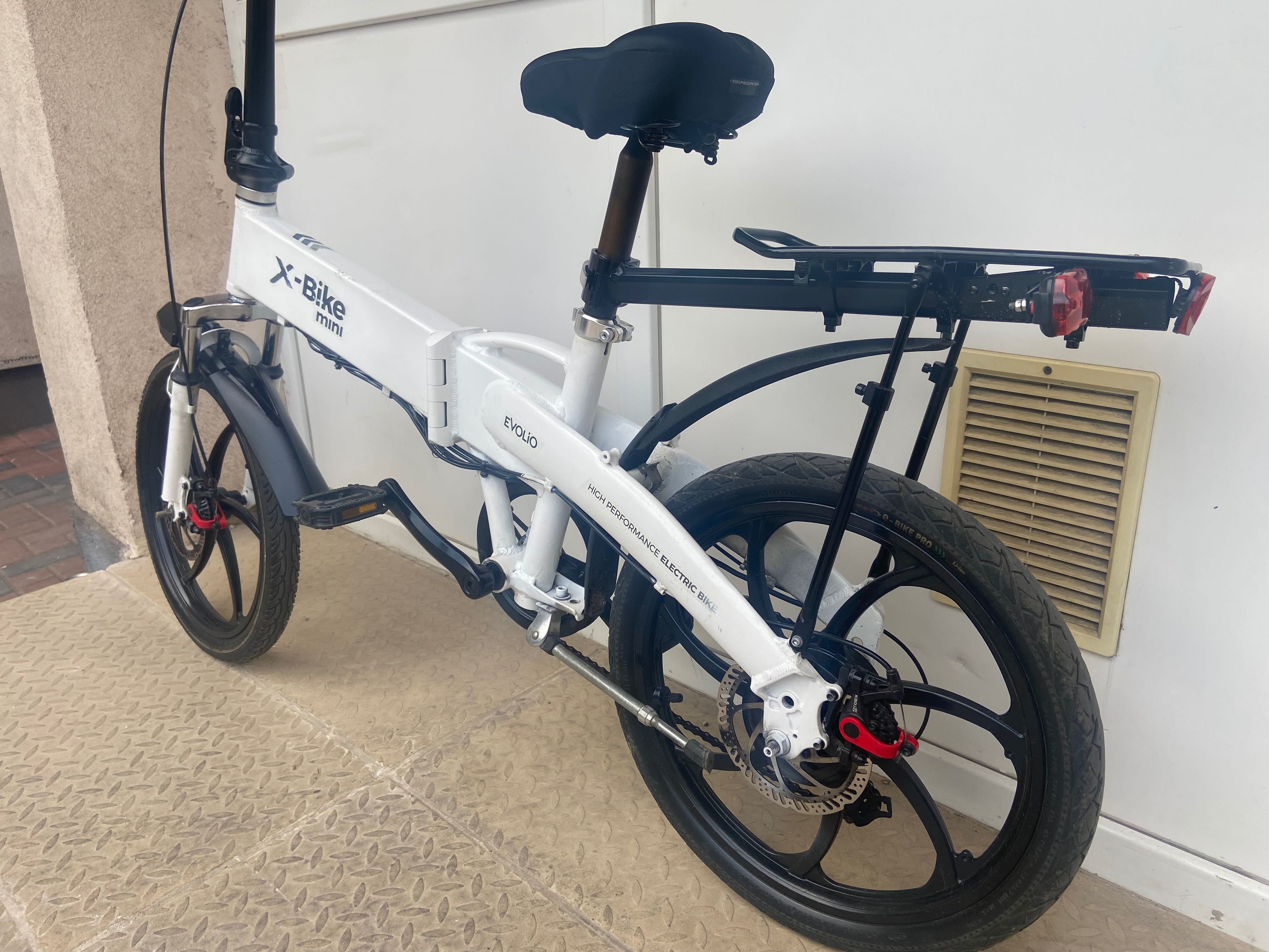 Vând bicicleta electrică X-Bike Mini