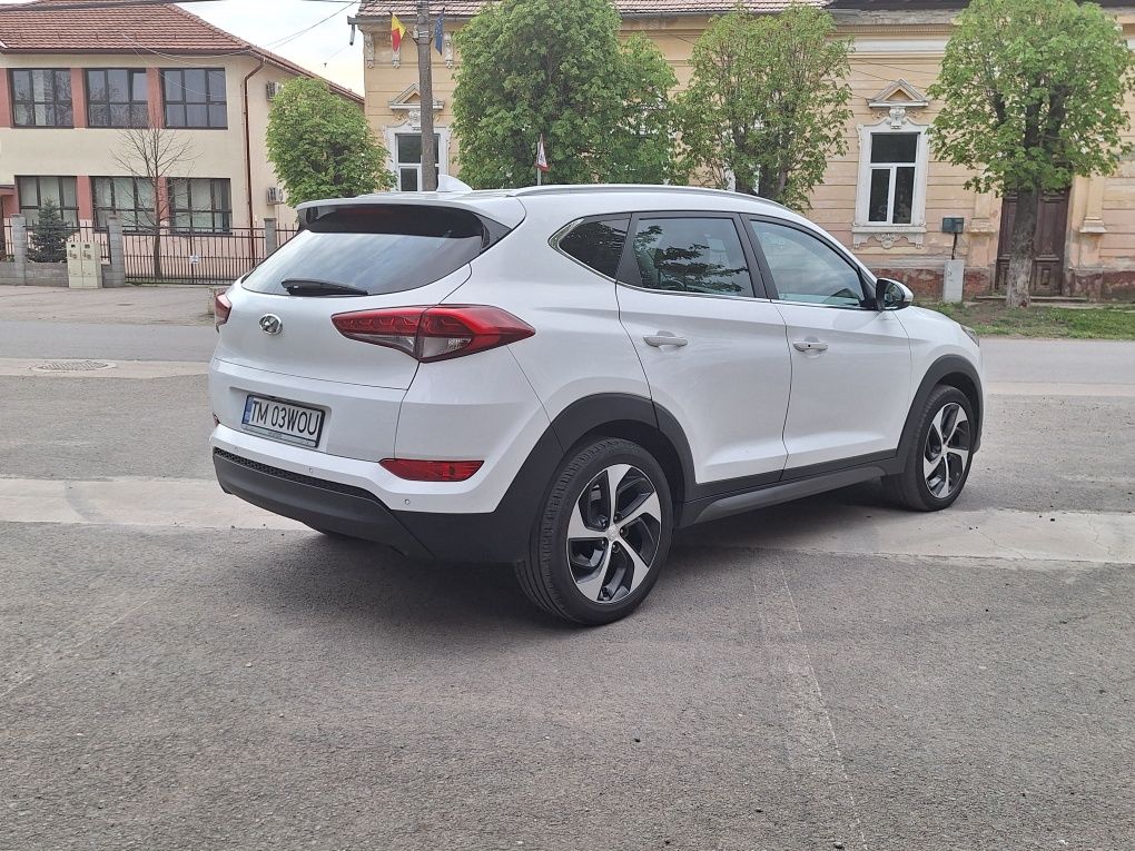 Hyundai Tucson .