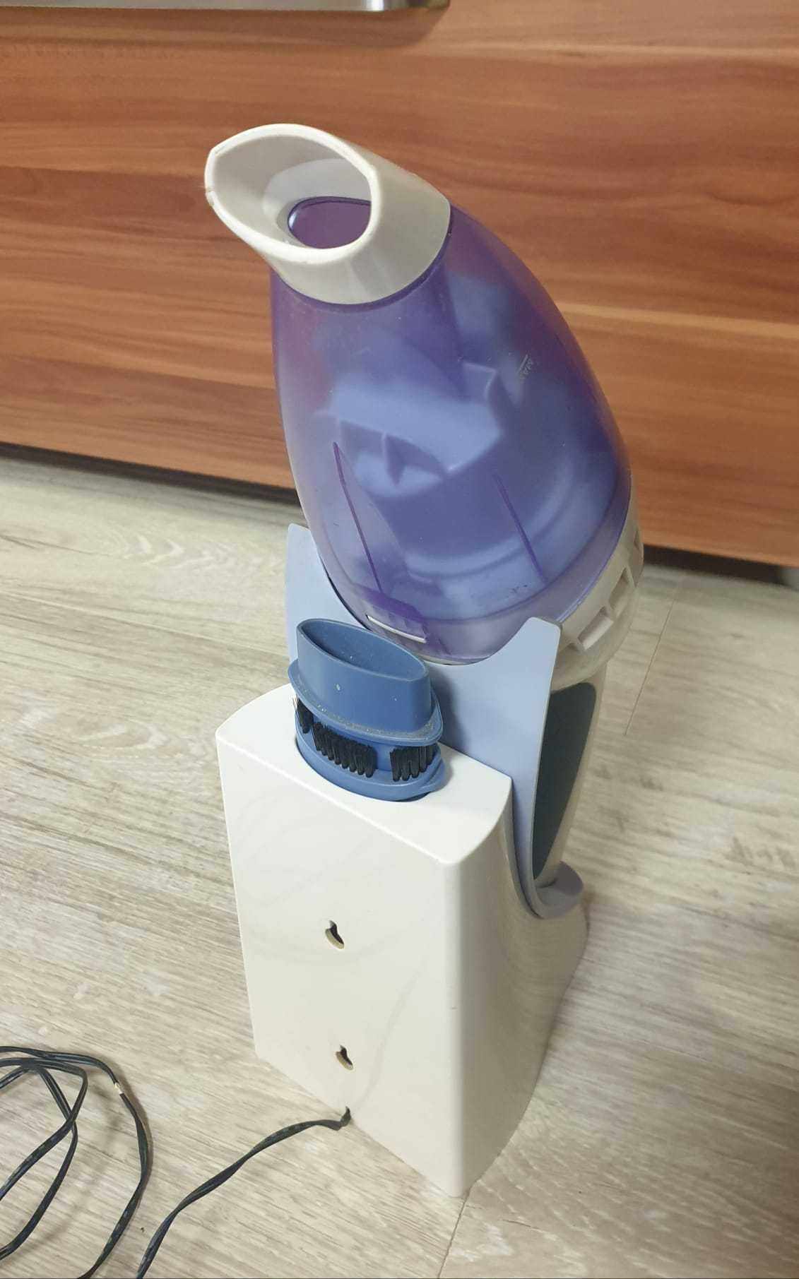 mini aspirator portabil Philips 7.2v