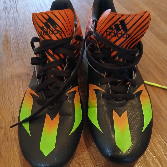 Футболни обувки Адидас