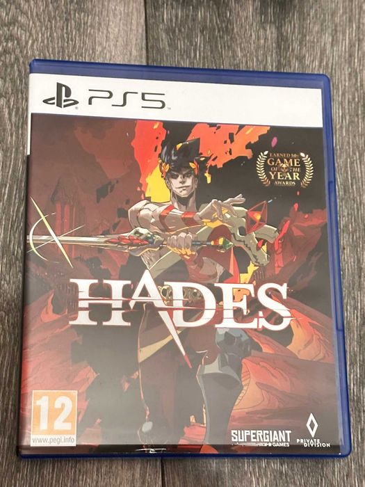 Vand joc HADES pentru PS5