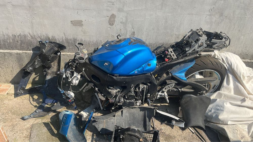 Suzuki gsx r 600 k7 Lovit (motor functional)