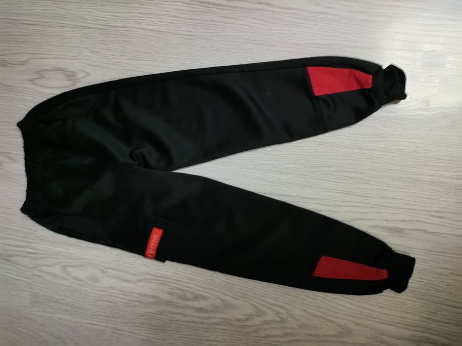 Продам детскую форму, вещи