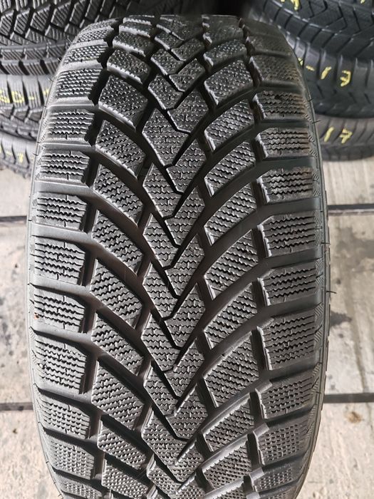 1 anvelopa  245 45 18