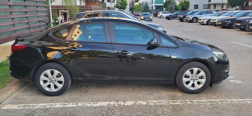 Opel Astra 1.6 benzina euro 6 primul propietar