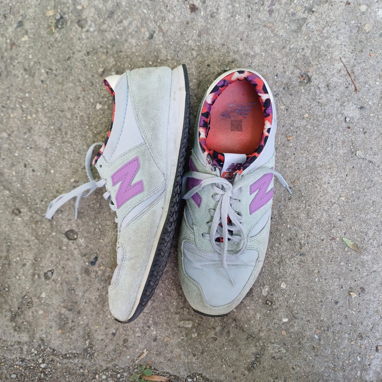 New Balance  420
