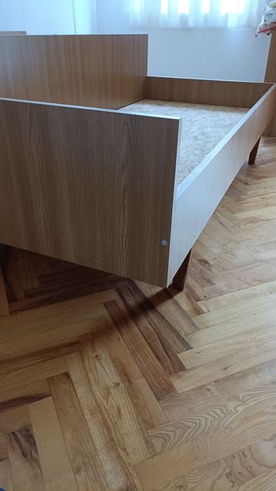 Единични легла без матрак