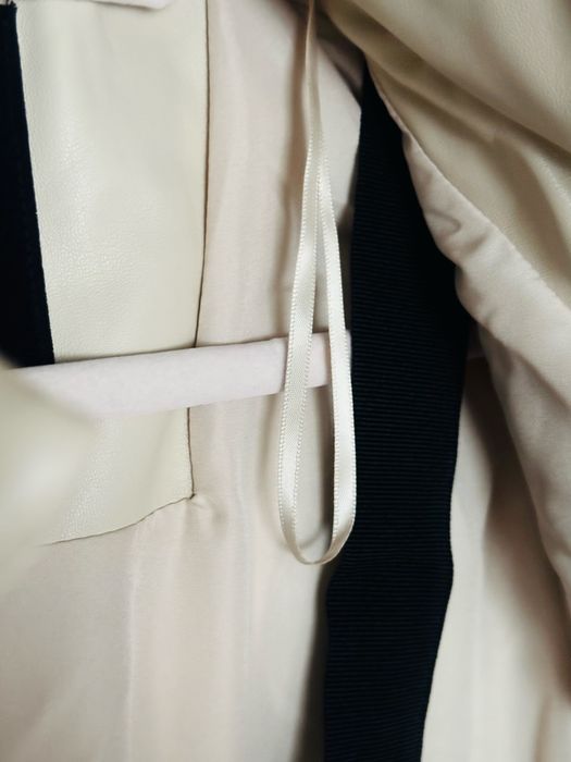 Geaca matlasata Stradivarius culoare ecru