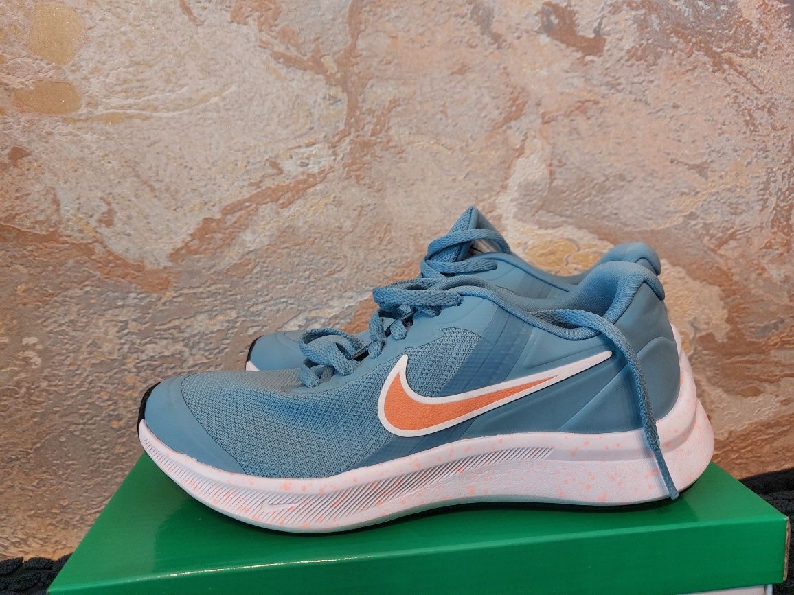 Adidași marca Nike, turcoaz, marimea 36, 5.