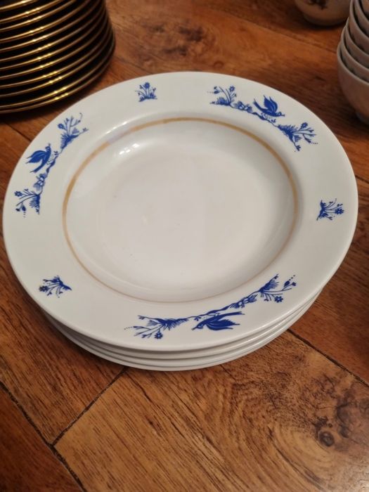Продам тарелки суповые