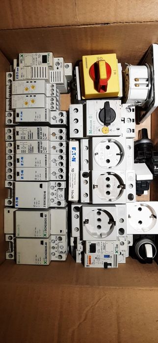 Vând siguranțe automate electrice