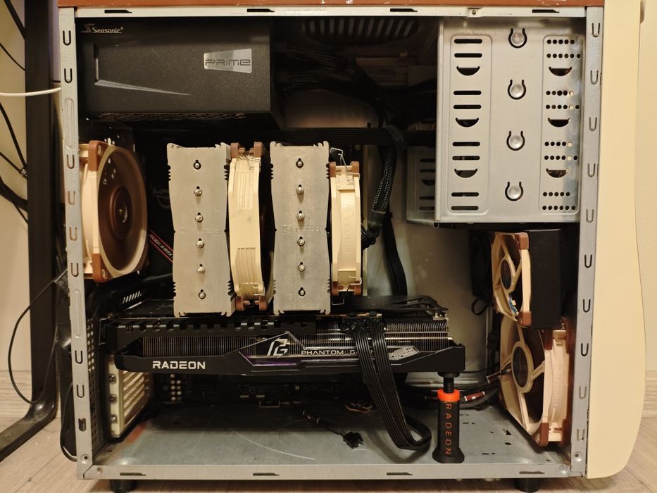 ASRock Phantom Gaming AMD Radeon RX 7700 XT – 12GB GDDR6 (OC Edition)