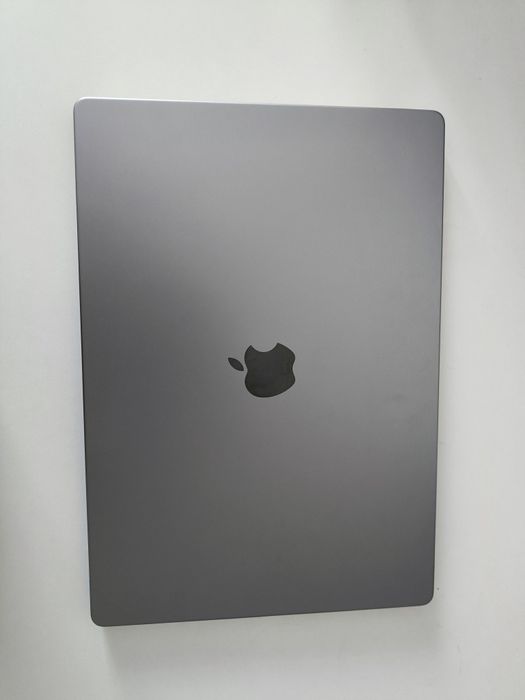 Macbook M1 Pro 16 inch
