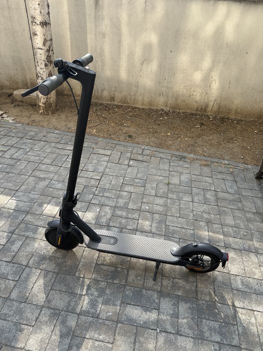 Trotineta electrica Xiaomi Mi Electric Scooter Essential!