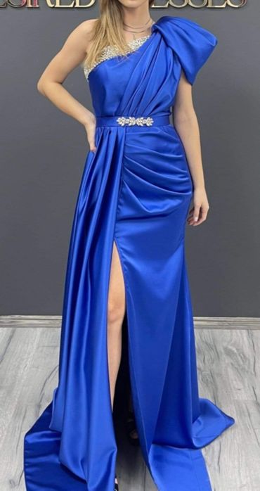 Rochie de ocazie din satin cu pietre