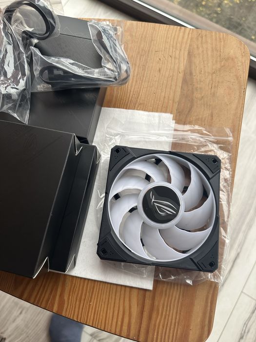 Ventilatoare RGB ASUS 120