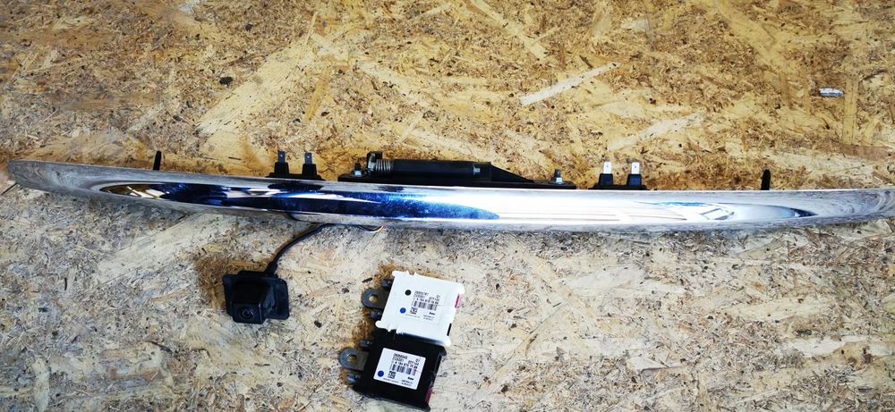 Camera marșarier cu module si suport pentru Mercedes GLE W164