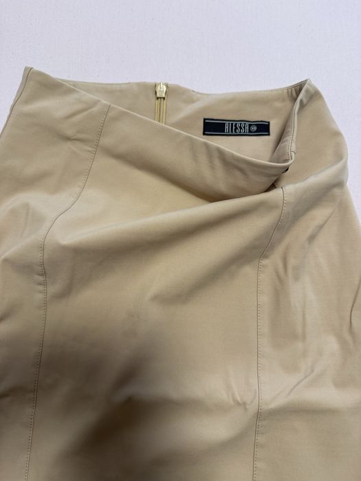 Стилна пола до коляното