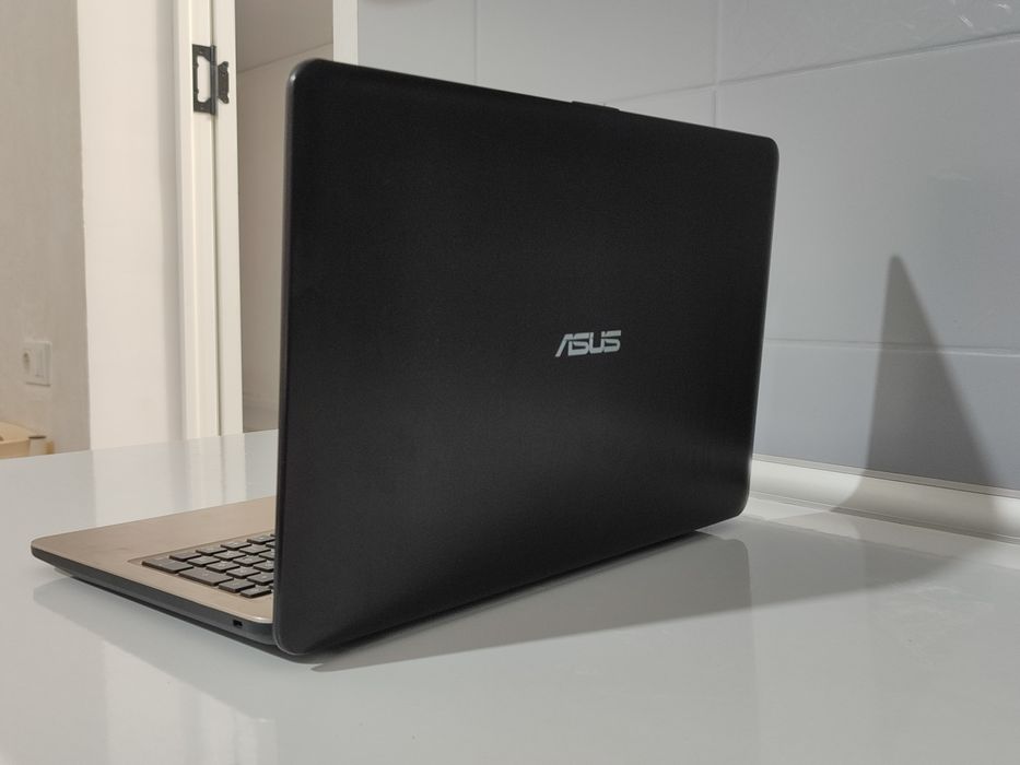 Ноутбук в хорошем качестве